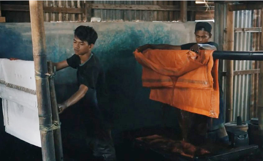 Produksi 35.000 Seragam Batik