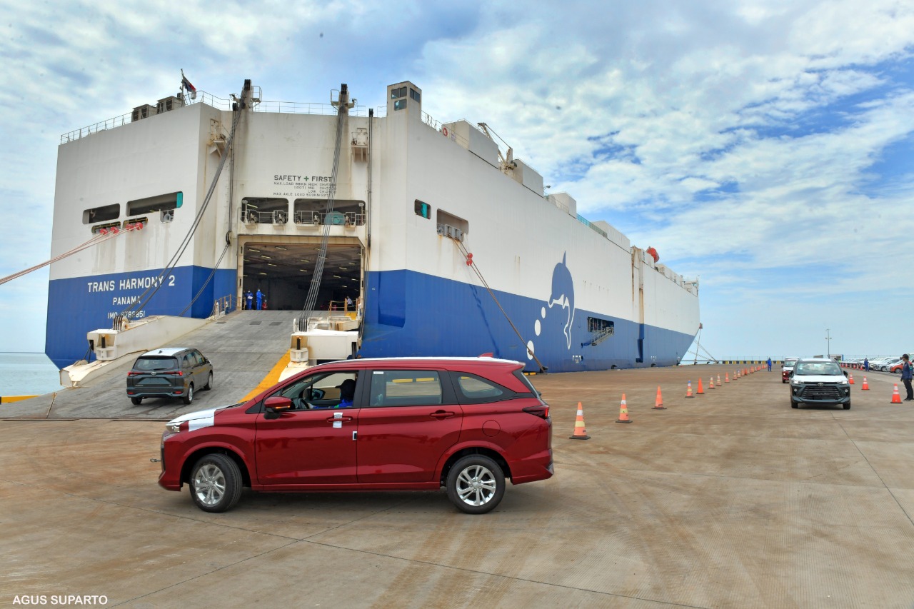 Presiden optimistis Indonesia mengekspor 180.000 mobil sepanjang 2022 dari Patimban