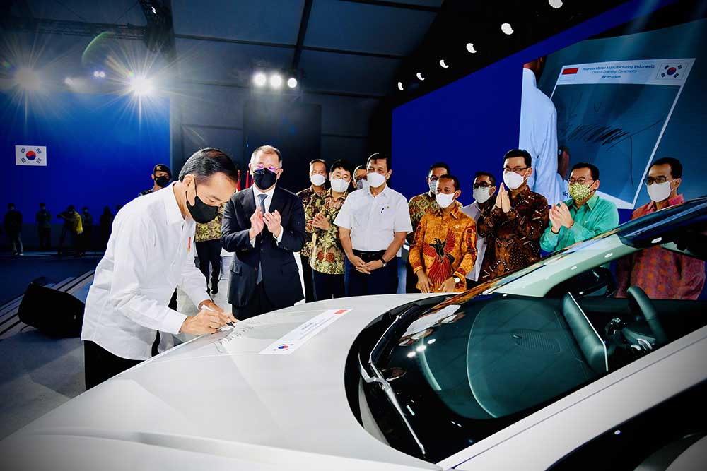 Presiden Luncurkan Mobil Listrik Pertama Yang Dibuat di Indonesia