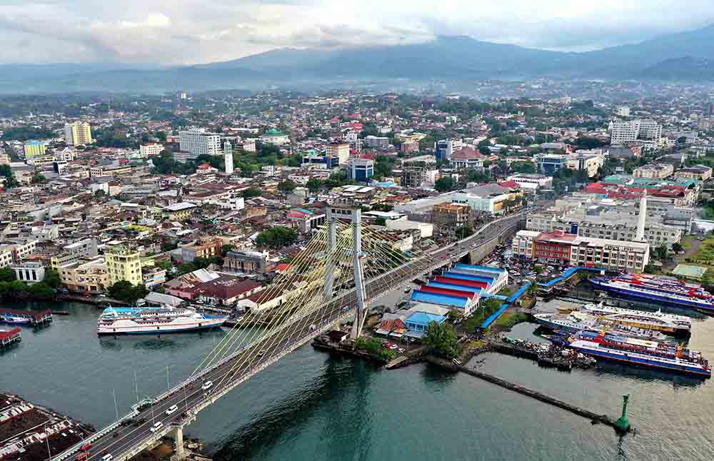 Menyambut Senja di Jembatan Ir Soekarno
