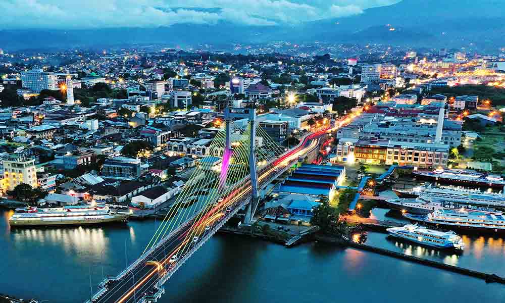Menyambut Senja di Jembatan Ir Soekarno