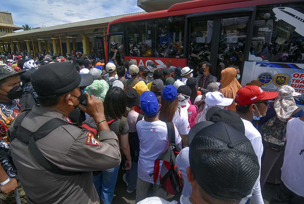 Antrean Penonton MotoGP Menuju Sirkuit Mandalika