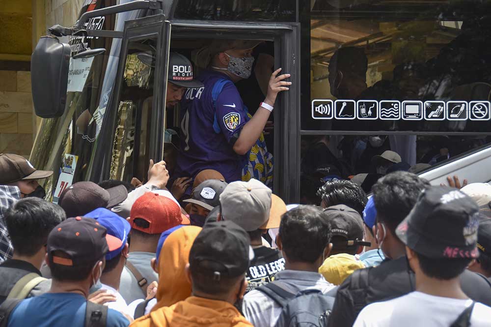 Antrean Penonton MotoGP Menuju Sirkuit Mandalika