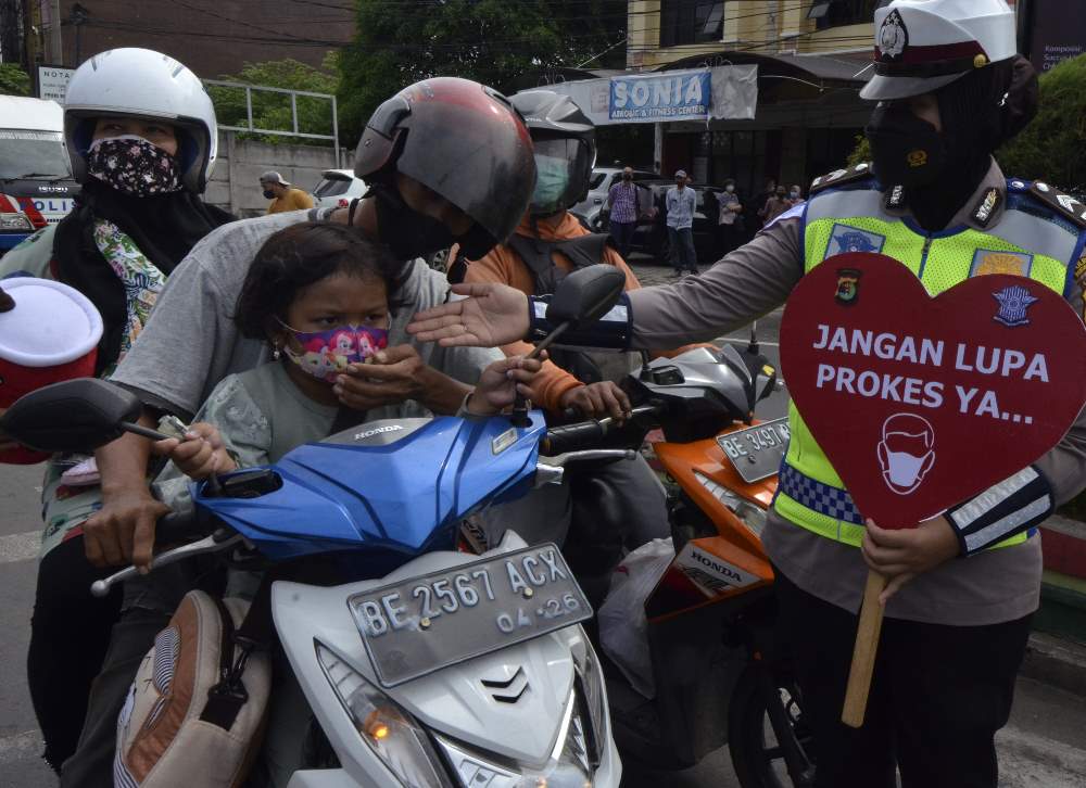 Edukasi Keselamatan Berkendara dan Prokes