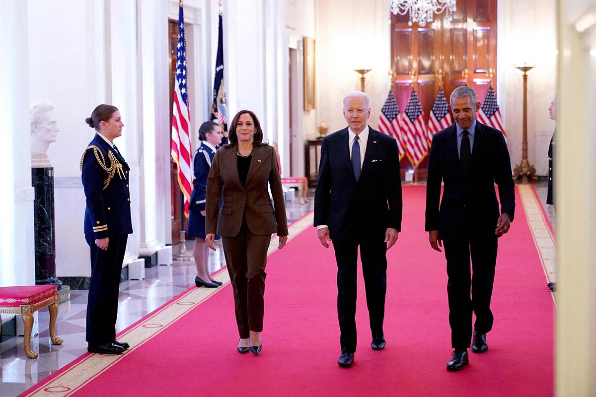  Obama Kembali Kunjungi Gedung Putih