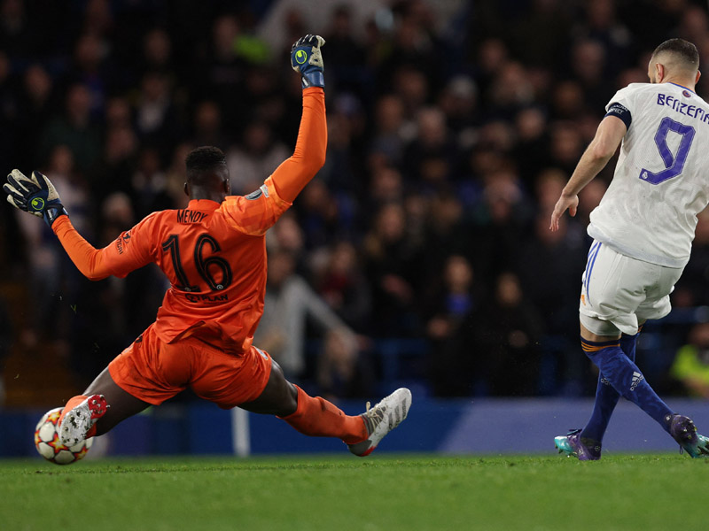 Hattrick Karim Benzema Bungkam Tuan Rumah Chelsea