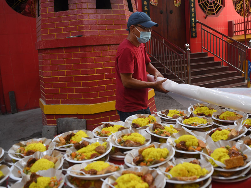 Vihara Dharma Bhakti Sediakan Menu Berbuka Puasa Gratis