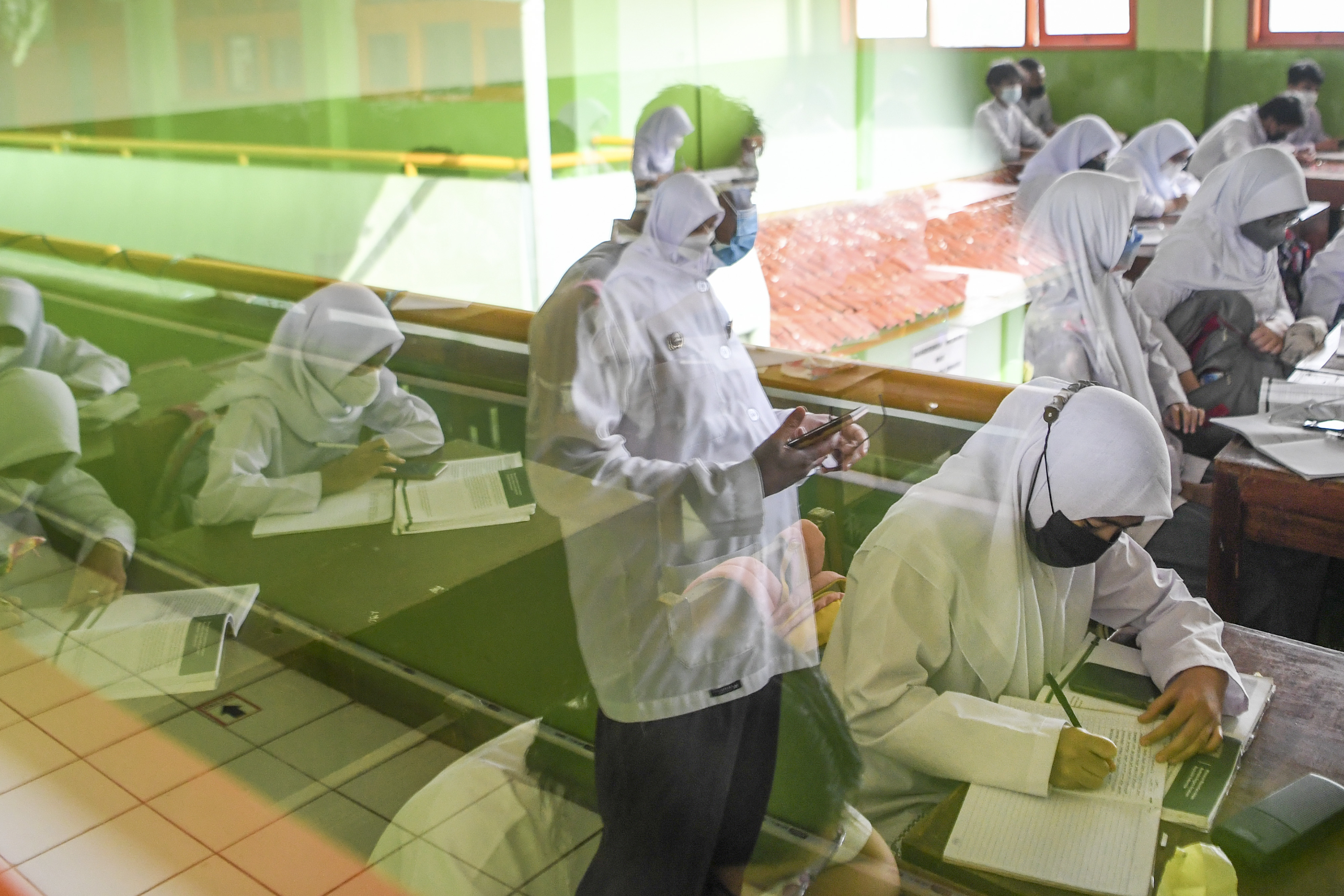 PTM 100 Persen Sekolah di Jakarta