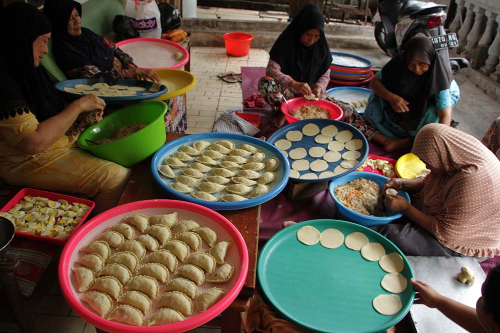 Produksi Kue Khas Makassar Meningkat