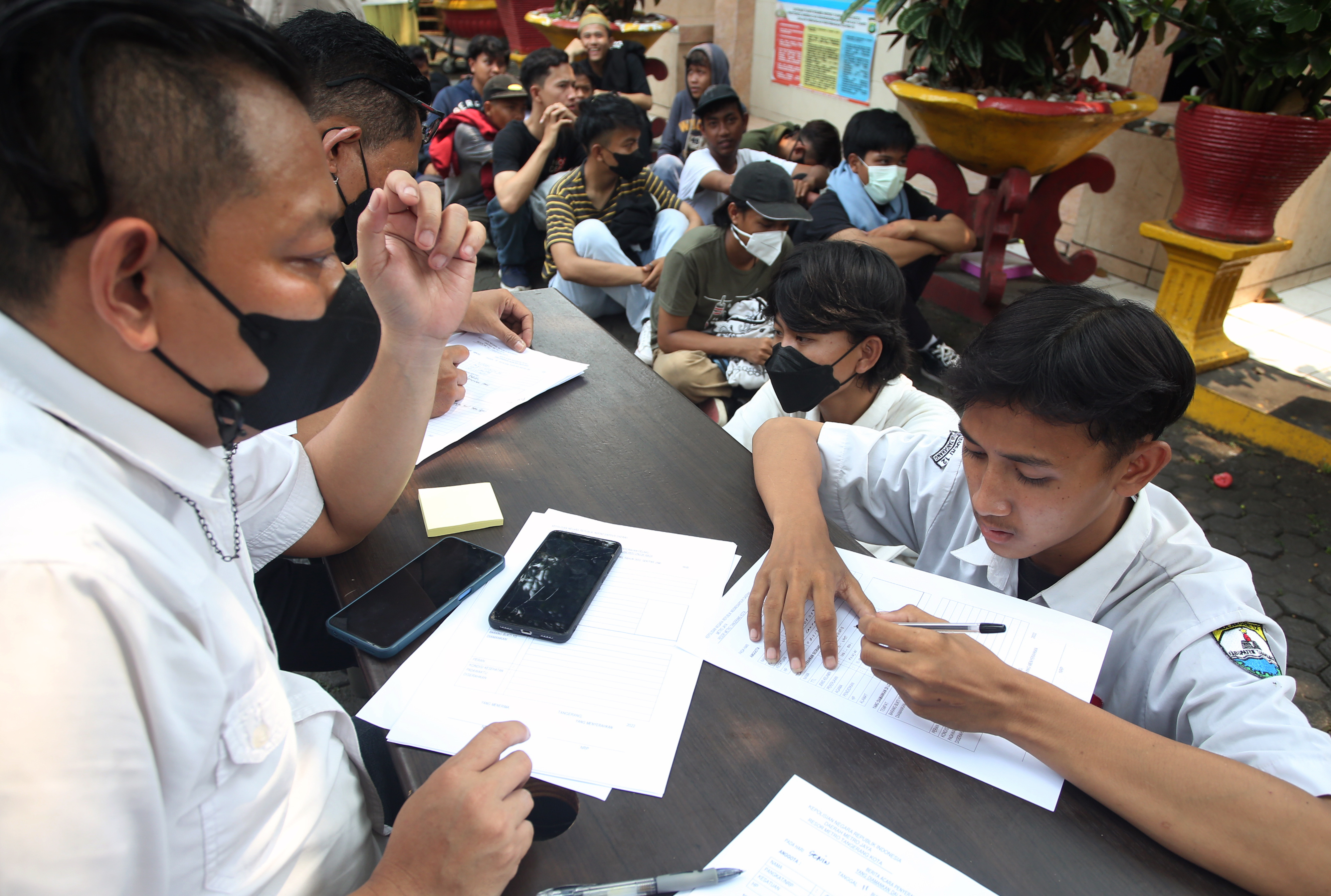 Polisi Amankan Pelajar dan Remaja di Titik Penyekatan