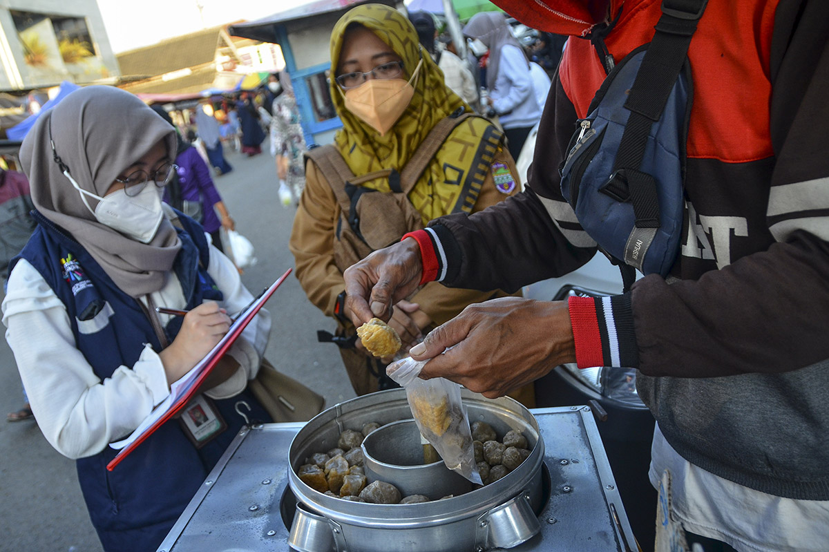 Uji Panganan Takjil di Ciamis
