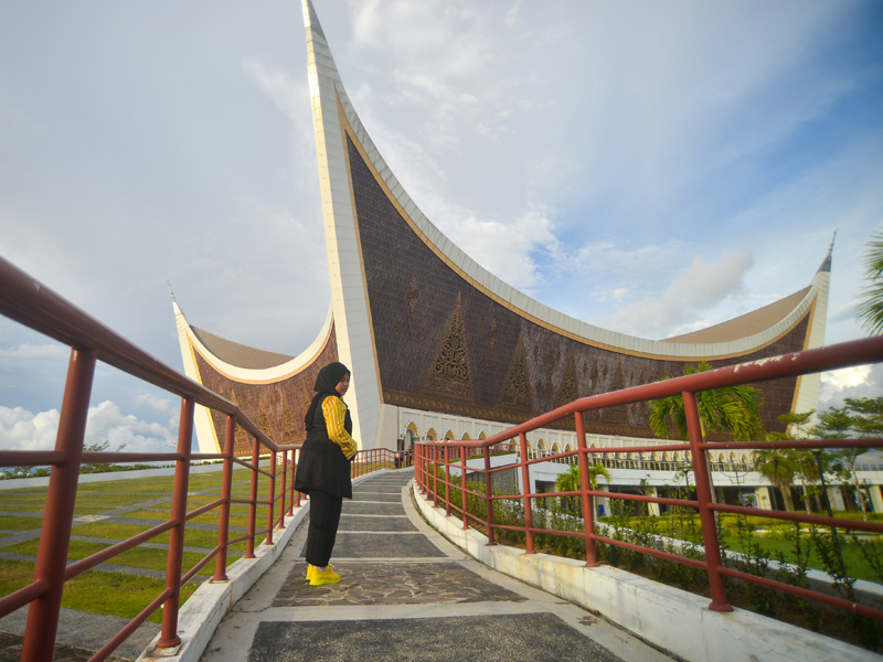 Wisata Religi Masjid Raya Sumatra Barat
