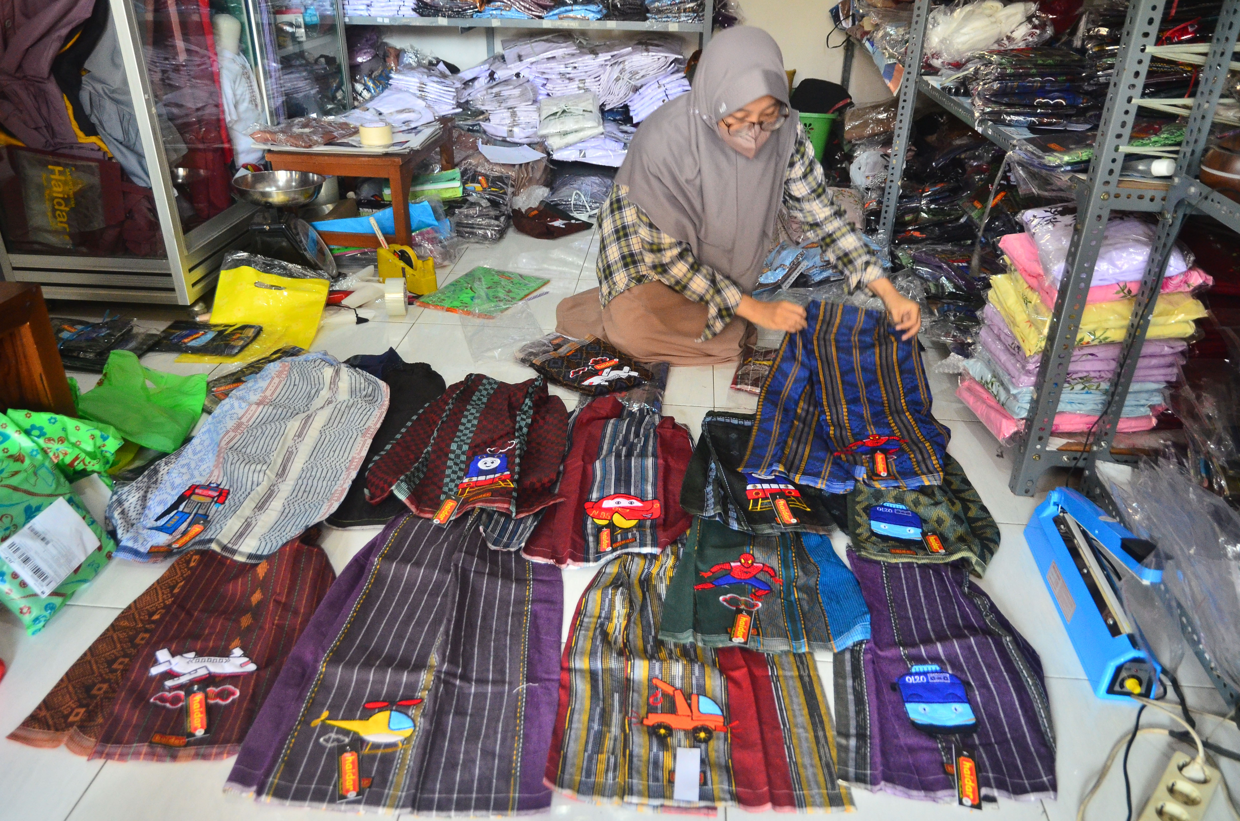 Produksi Sarung Karakter Anak