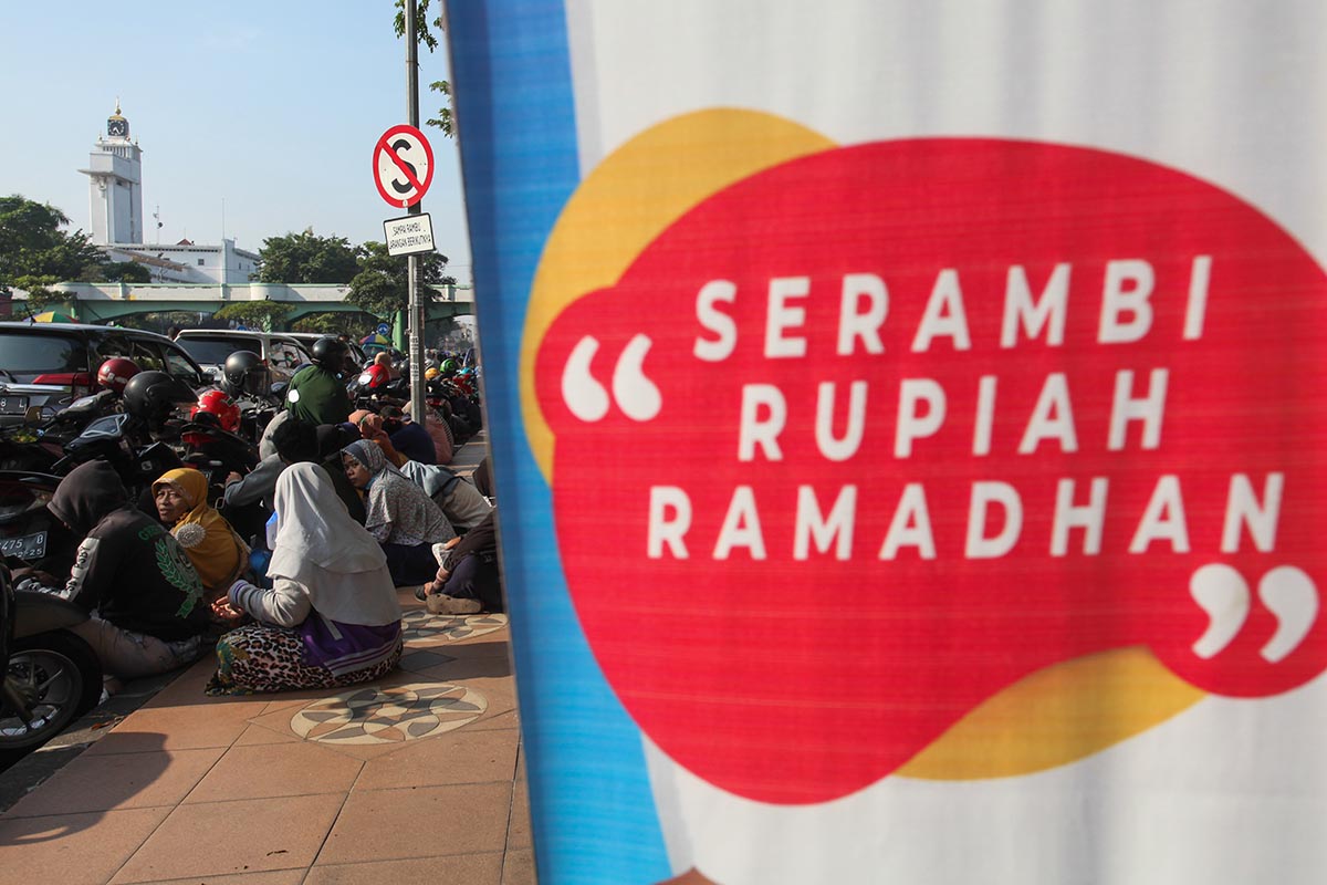 Antrean Penukaran Uang Baru