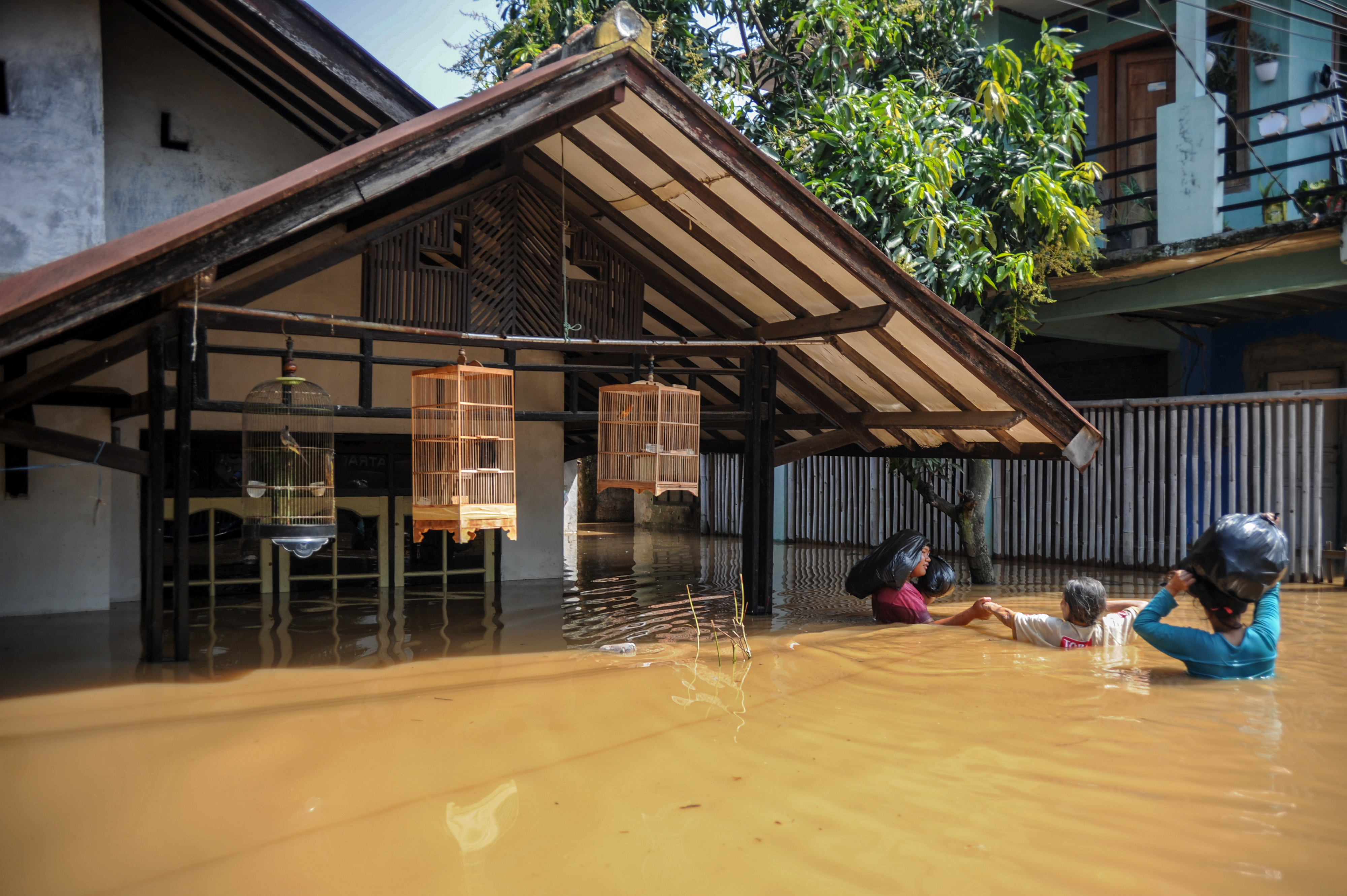 Banjir Landa Dayeuhkolot di Kabupaten Bandung