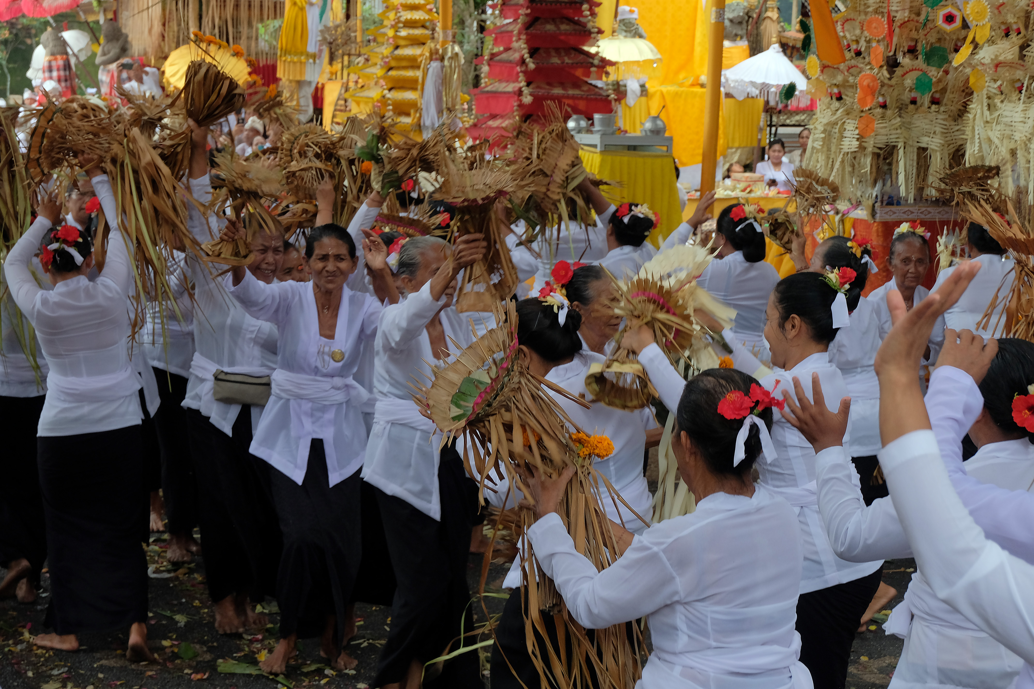 Tradisi Perang Sampian di Bali