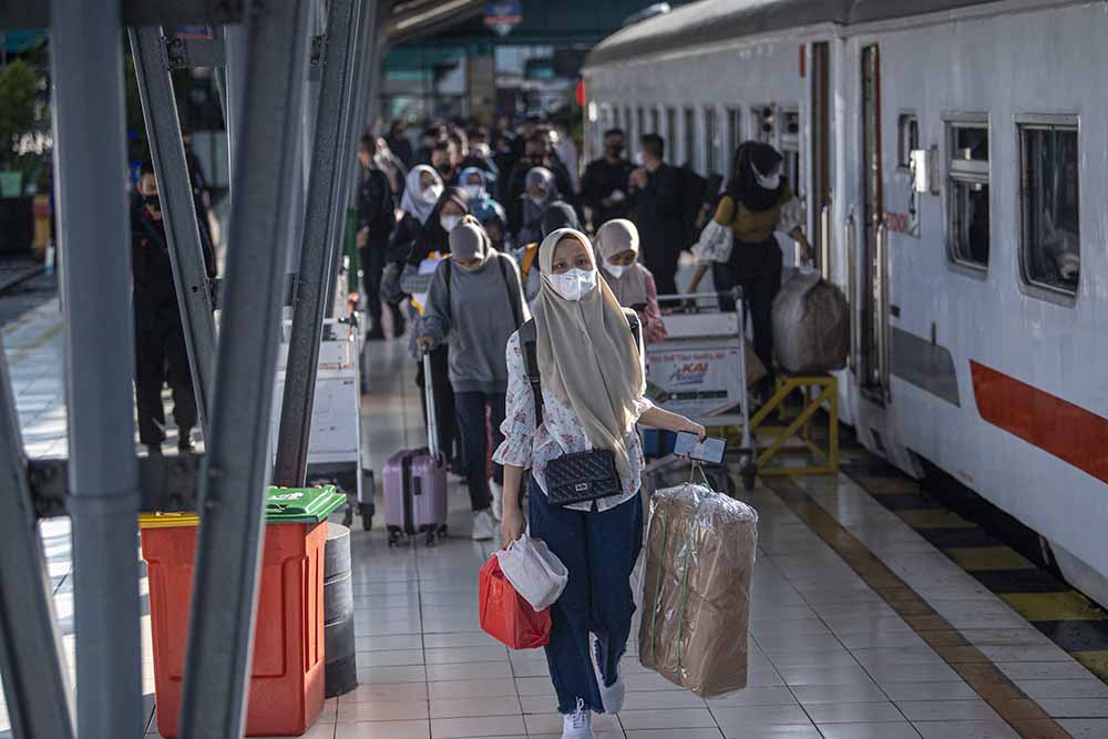 Mudik Awal di Stasiun Kertapati Palembang