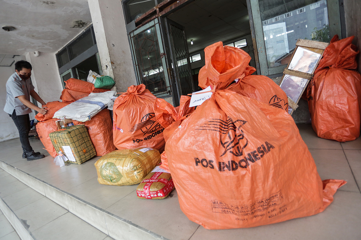 Peningkatan Paket Pos Jelang Lebaran