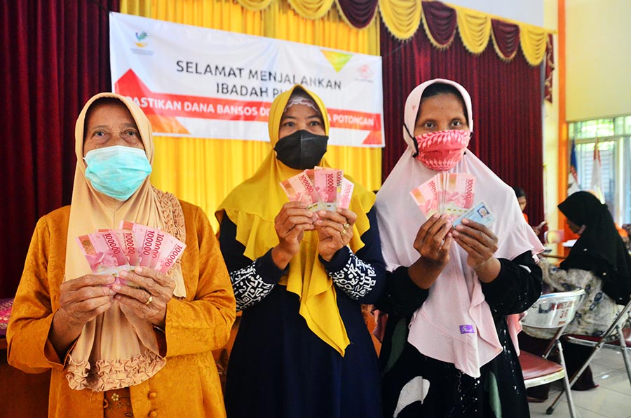 Penyaluran Bantuan Sembako dan BLT Subsidi Minyak Goreng 