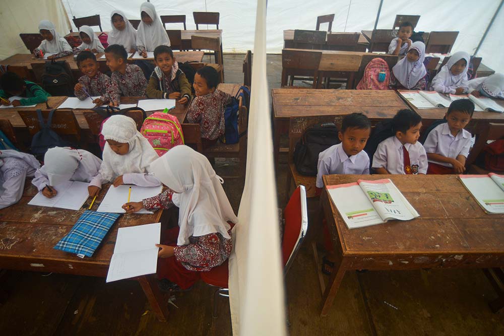 Sekolah Darurat Korban Gempa