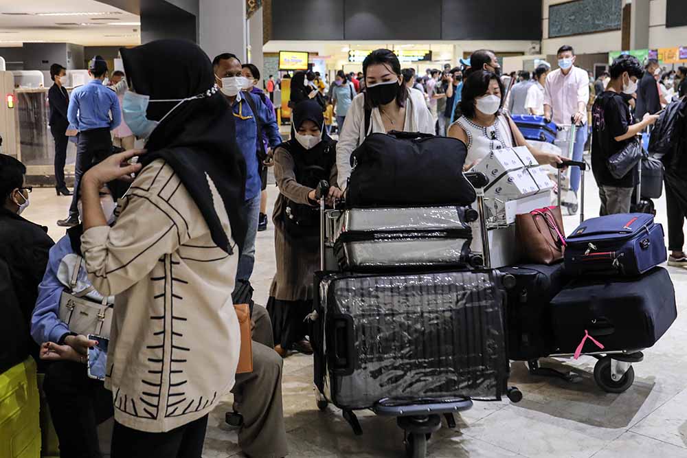 Pemudik Padati Bandara Soekarno Hatta