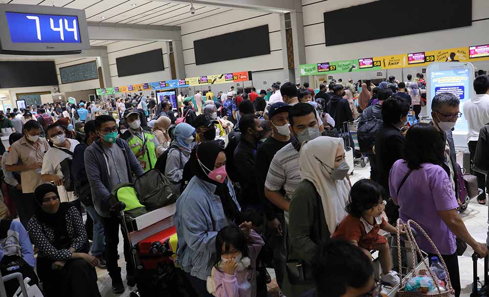 Pemudik Padati Bandara Soekarno Hatta