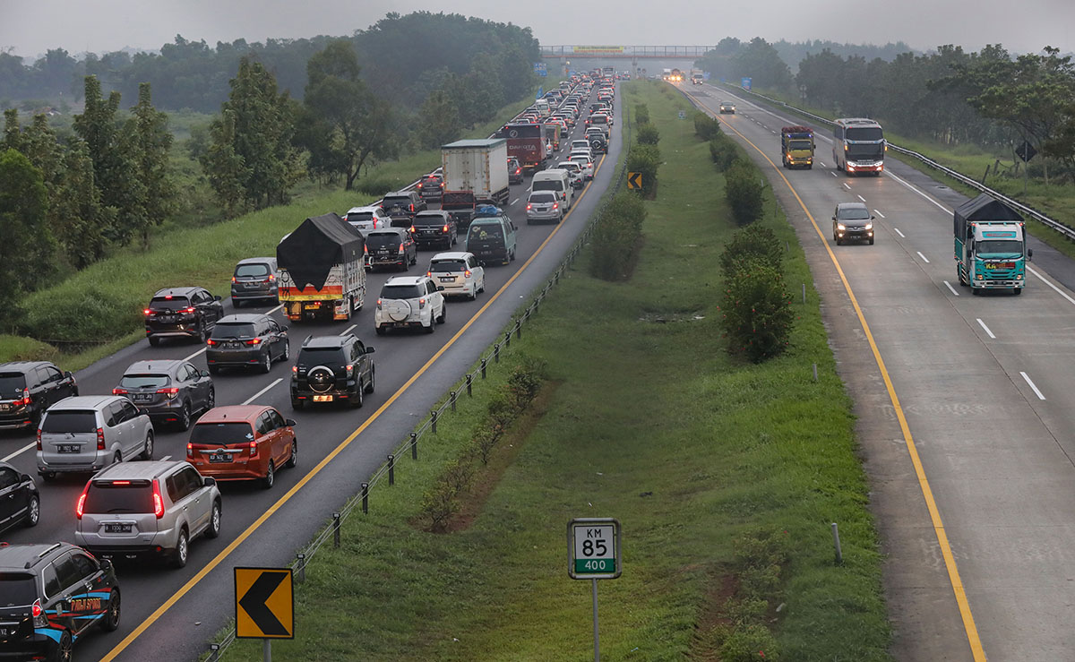 Kenaikan Volume Lalu Lintas di Tol Trans Jawa