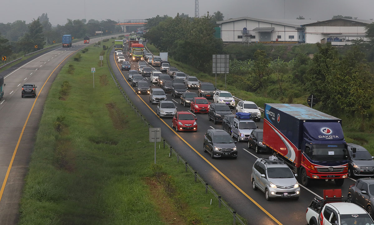 Kenaikan Volume Lalu Lintas di Tol Trans Jawa