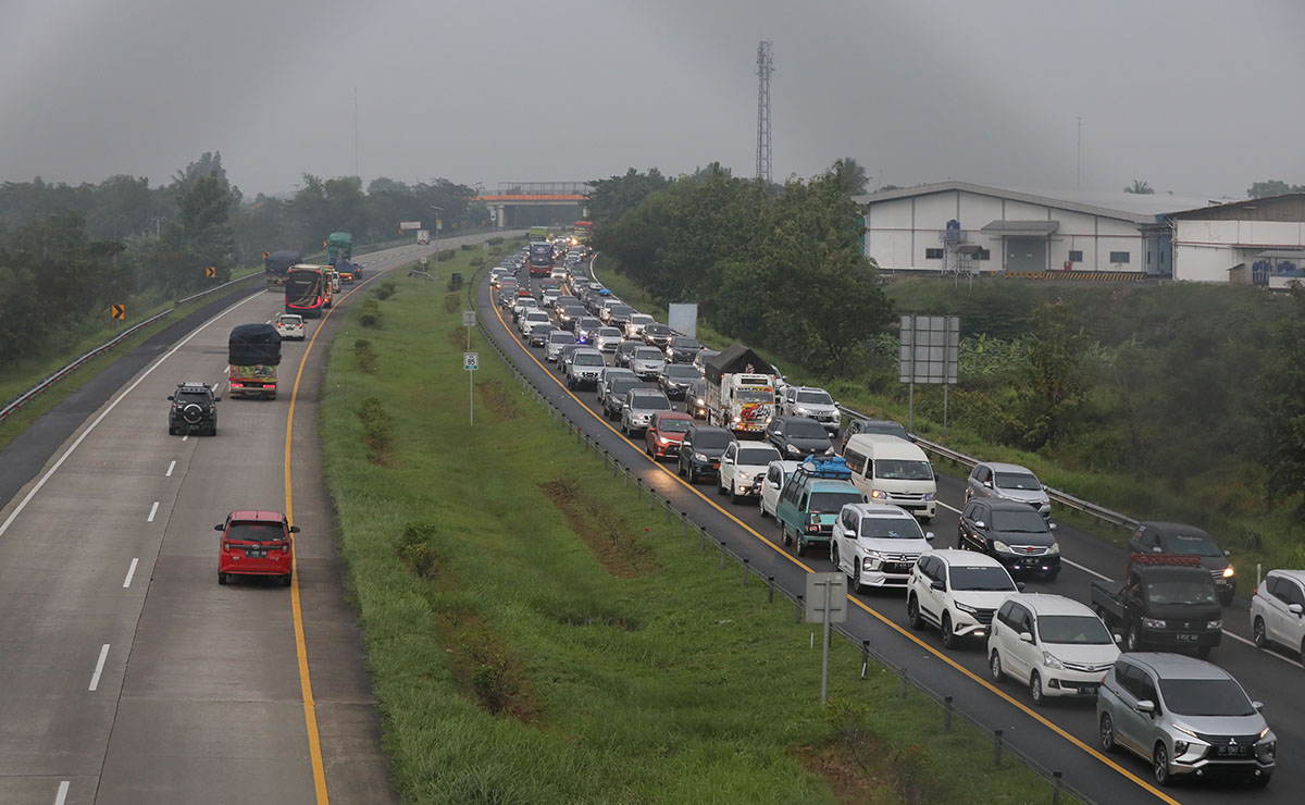 Kenaikan Volume Lalu Lintas di Tol Trans Jawa