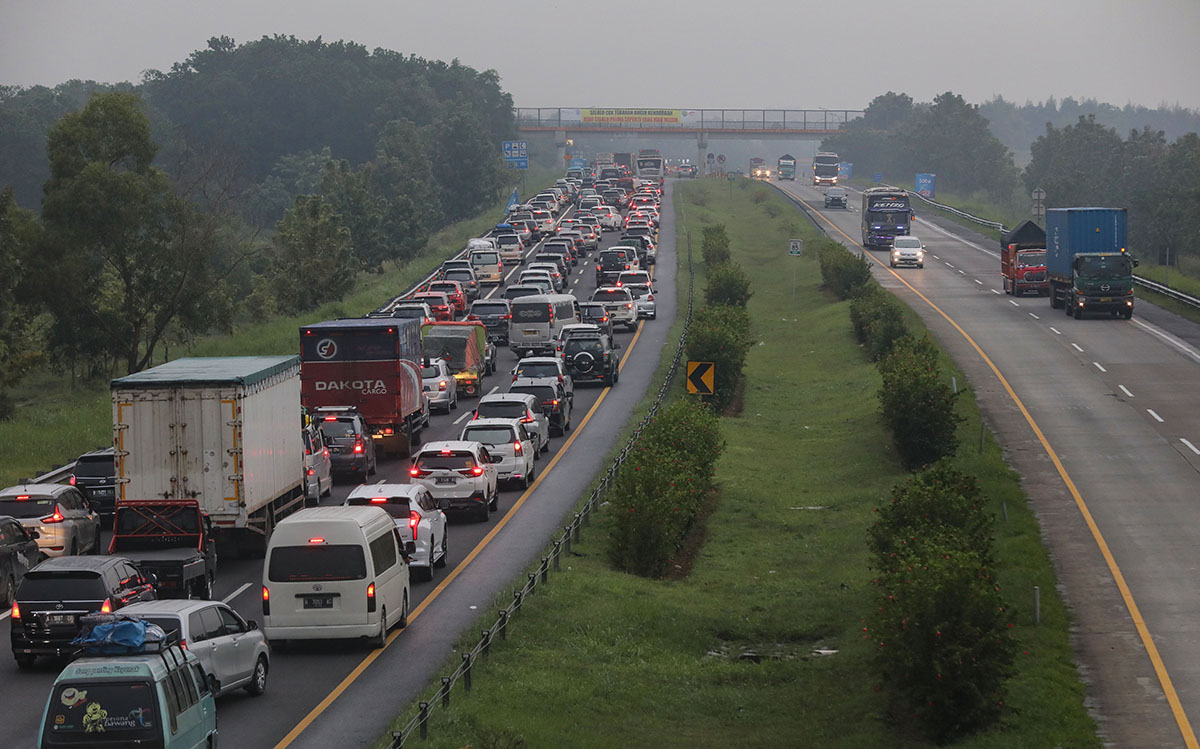 Kenaikan Volume Lalu Lintas di Tol Trans Jawa