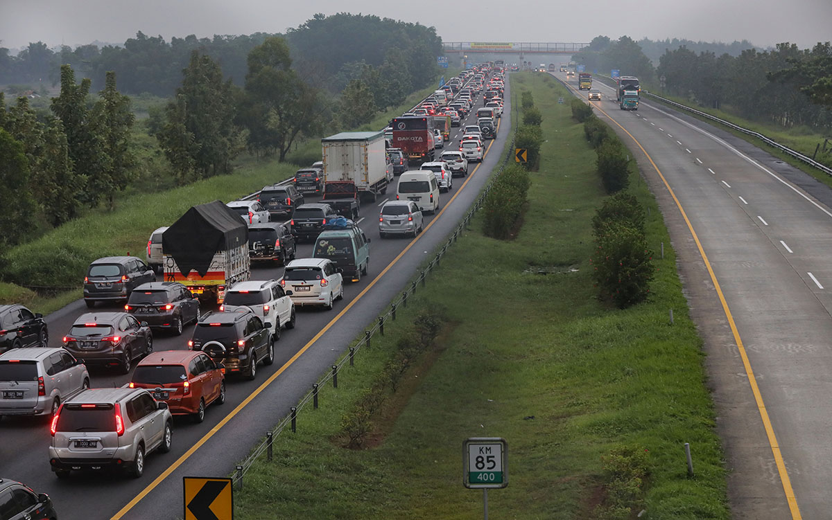 Kenaikan Volume Lalu Lintas di Tol Trans Jawa