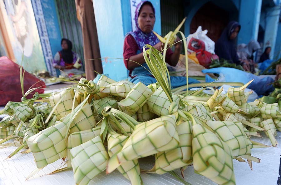 Pedagang Musiman Kulit Ketupat 
