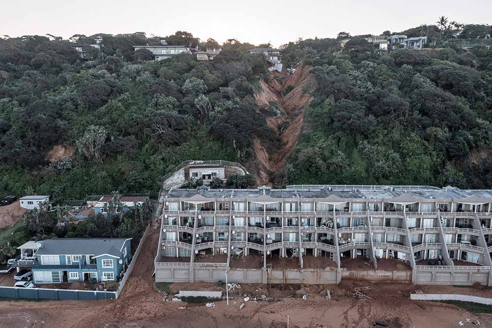 Banjir dan Longsor Sapu Kota Durban, 341 Orang Tewas