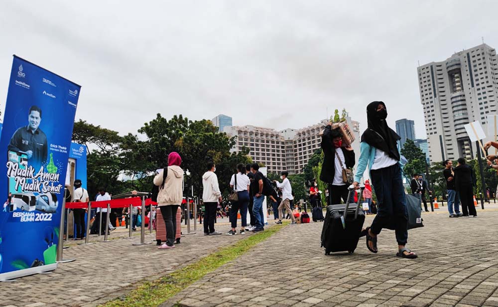 TelkomGroup Berangkatkan 26 Bus Mudik ke Pulau Jawa