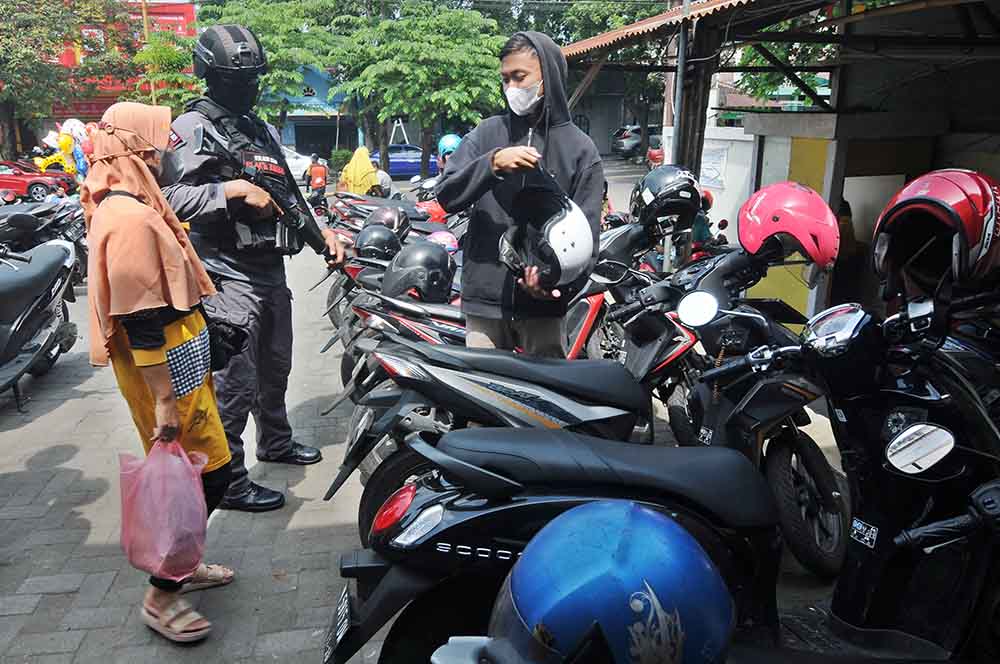 Patroli di Kawasan Perbelanjaan dan Bank