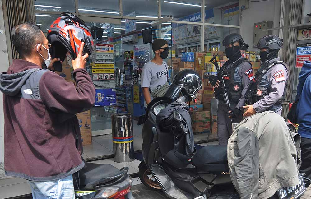 Patroli di Kawasan Perbelanjaan dan Bank