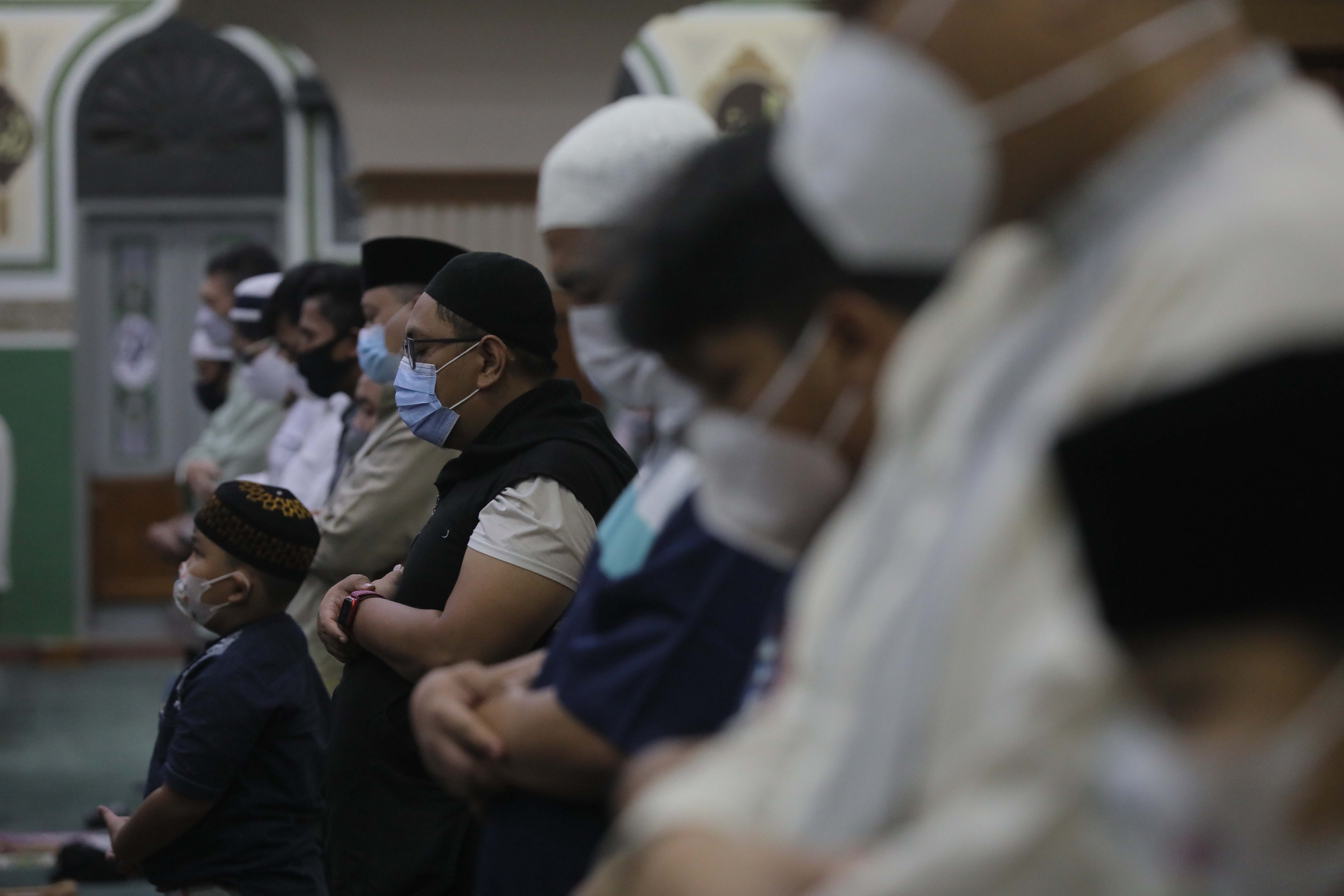 Salat Tarawih di Masjid Agung Al-Azhar