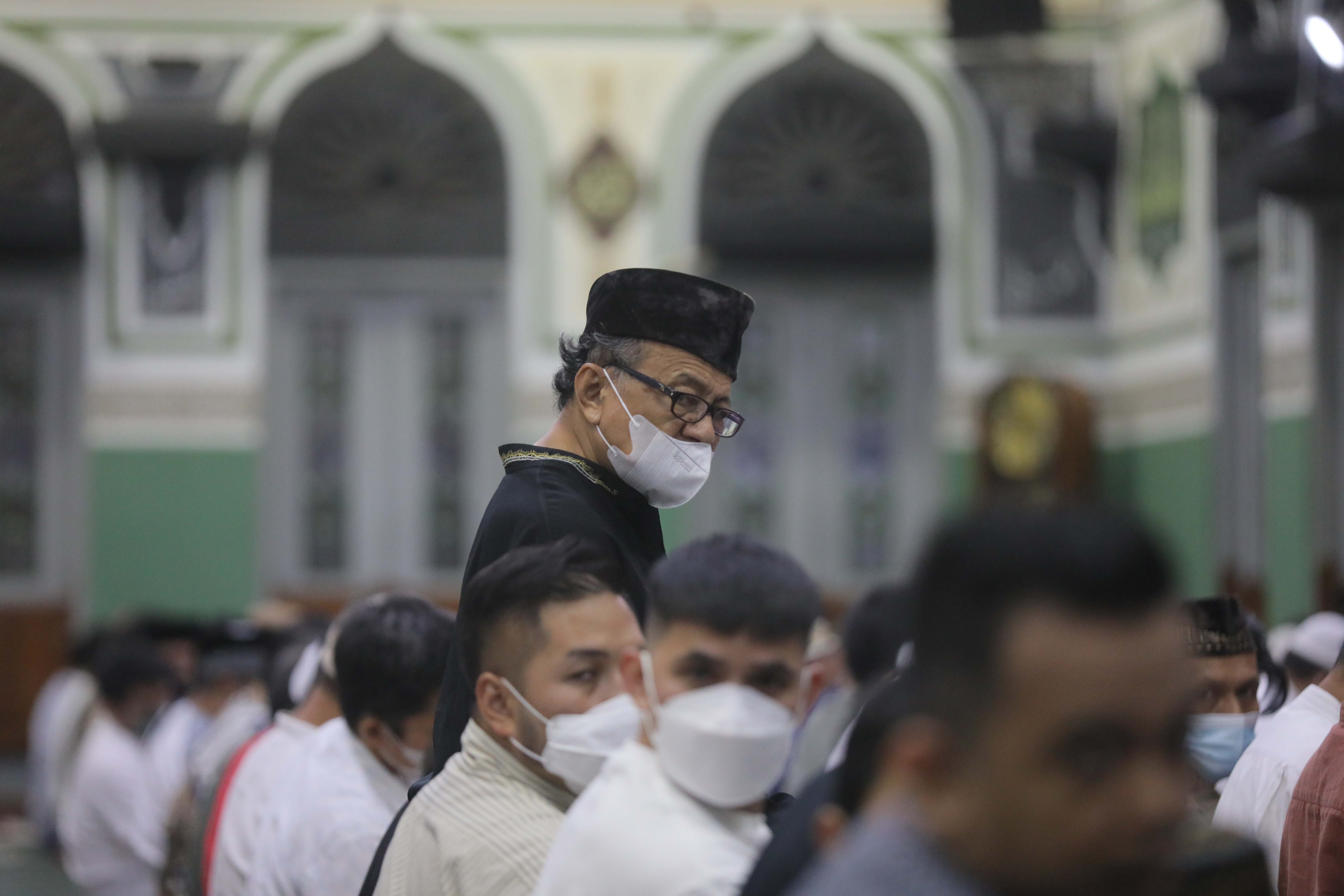 Salat Tarawih di Masjid Agung Al-Azhar