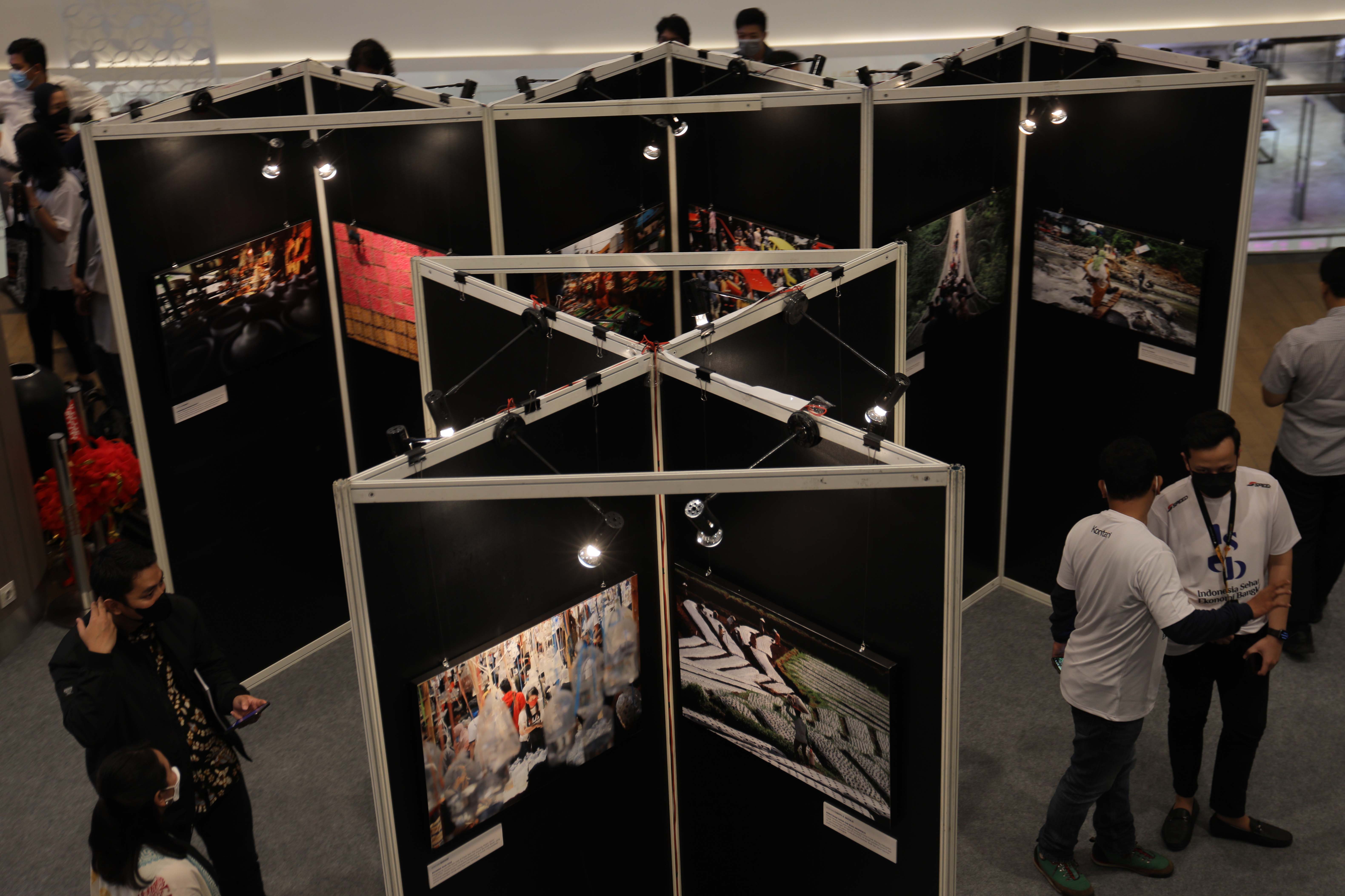 Pameran Foto Indonesia Sehat Ekonomi Bangkit