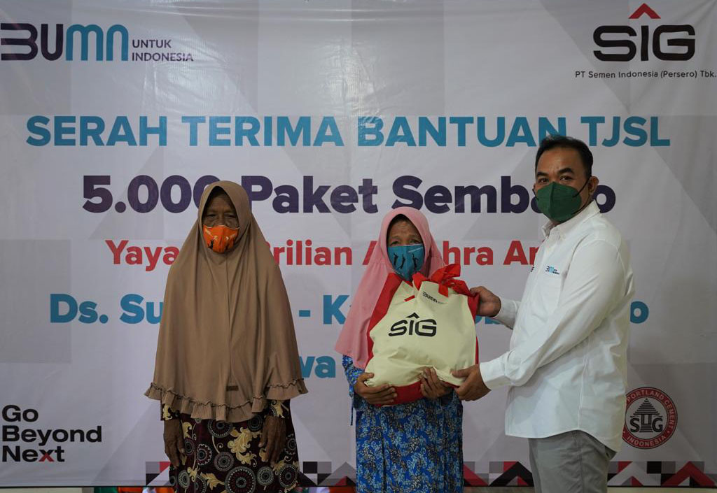 Ramadan Berbagi, SIG Salurkan 33.000 Paket Sembako