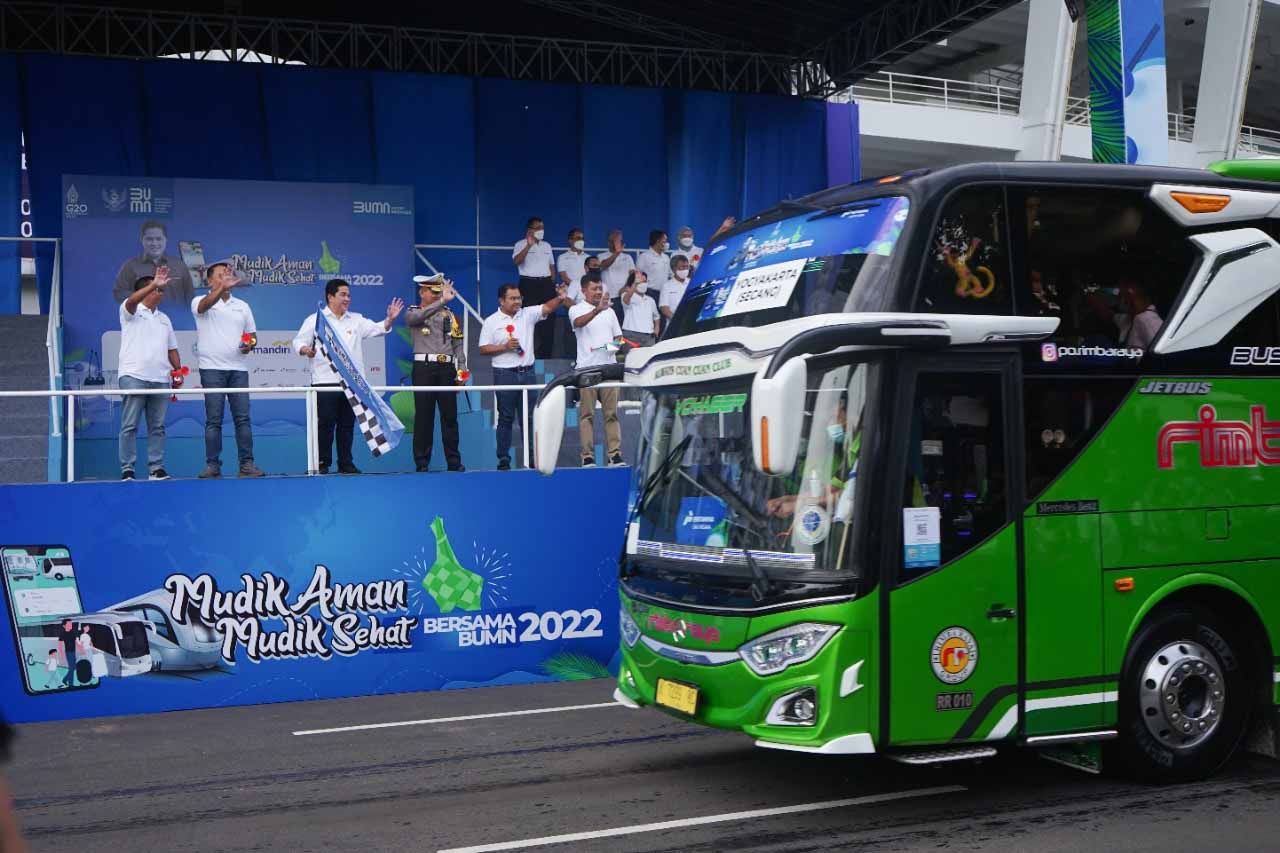 SIG Berangkatkan 990 Pemudik ke Jawa Tengah dan Jawa Timur 