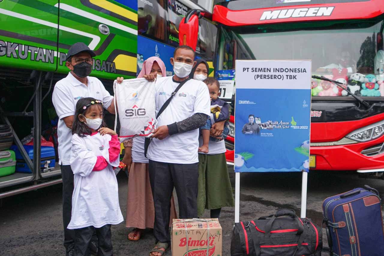 SIG Berangkatkan 990 Pemudik ke Jawa Tengah dan Jawa Timur 