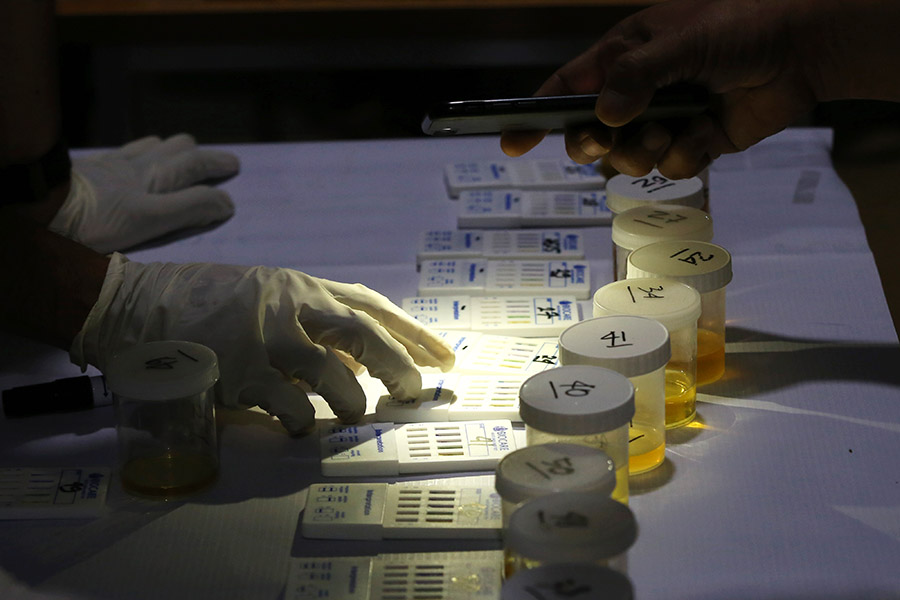 Tes Urine Sopir Angkutan Mudik oleh BNN 