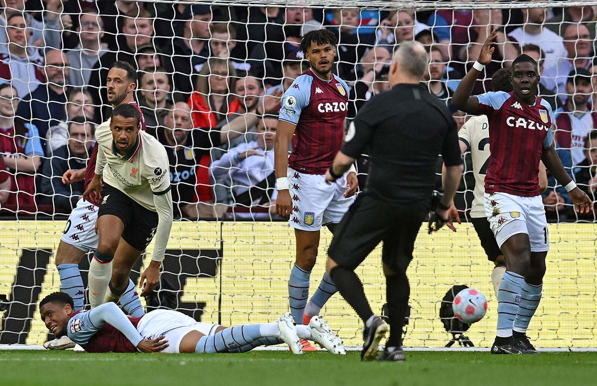 Liverpool Kalahkan Aston Villa