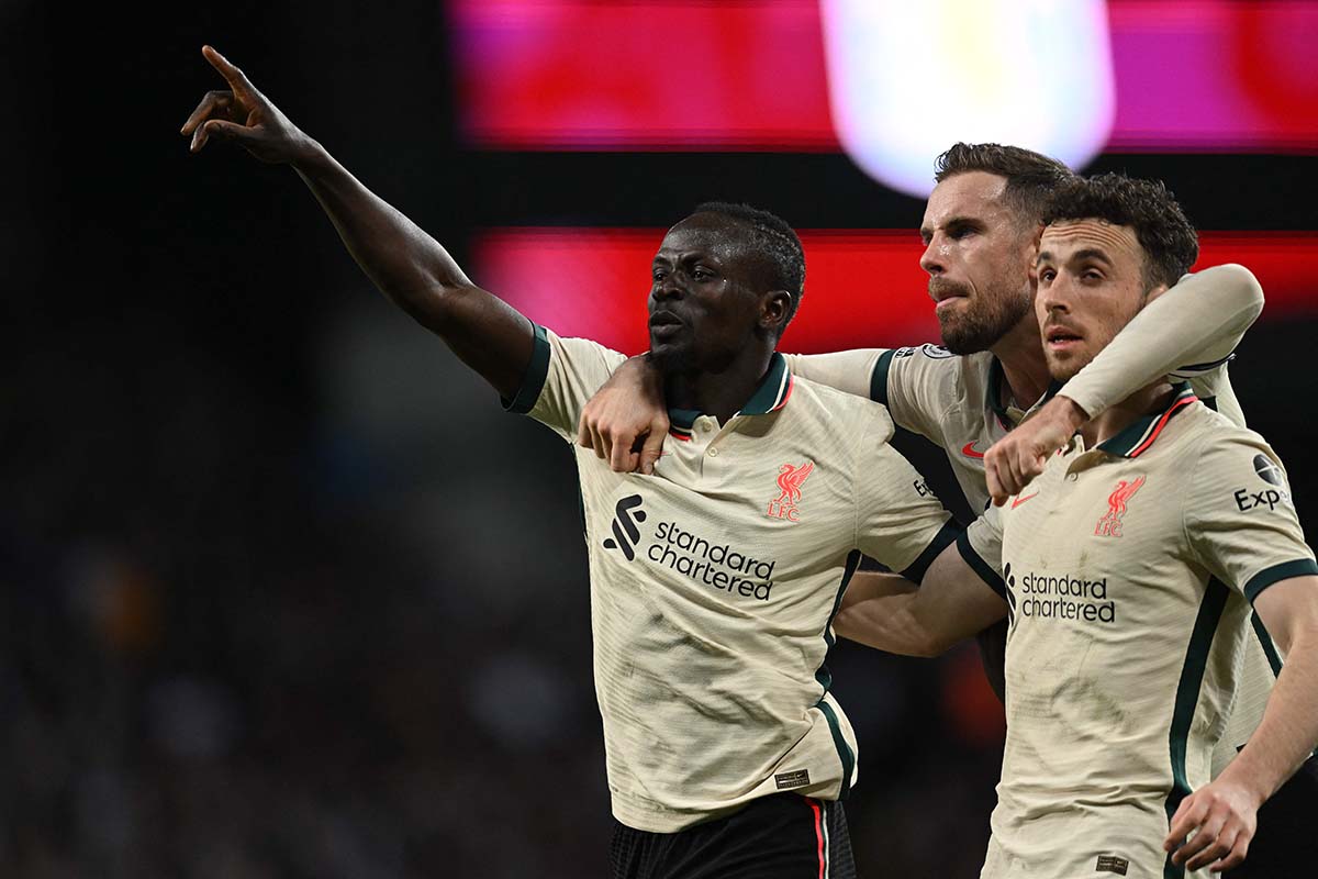 Liverpool Kalahkan Aston Villa