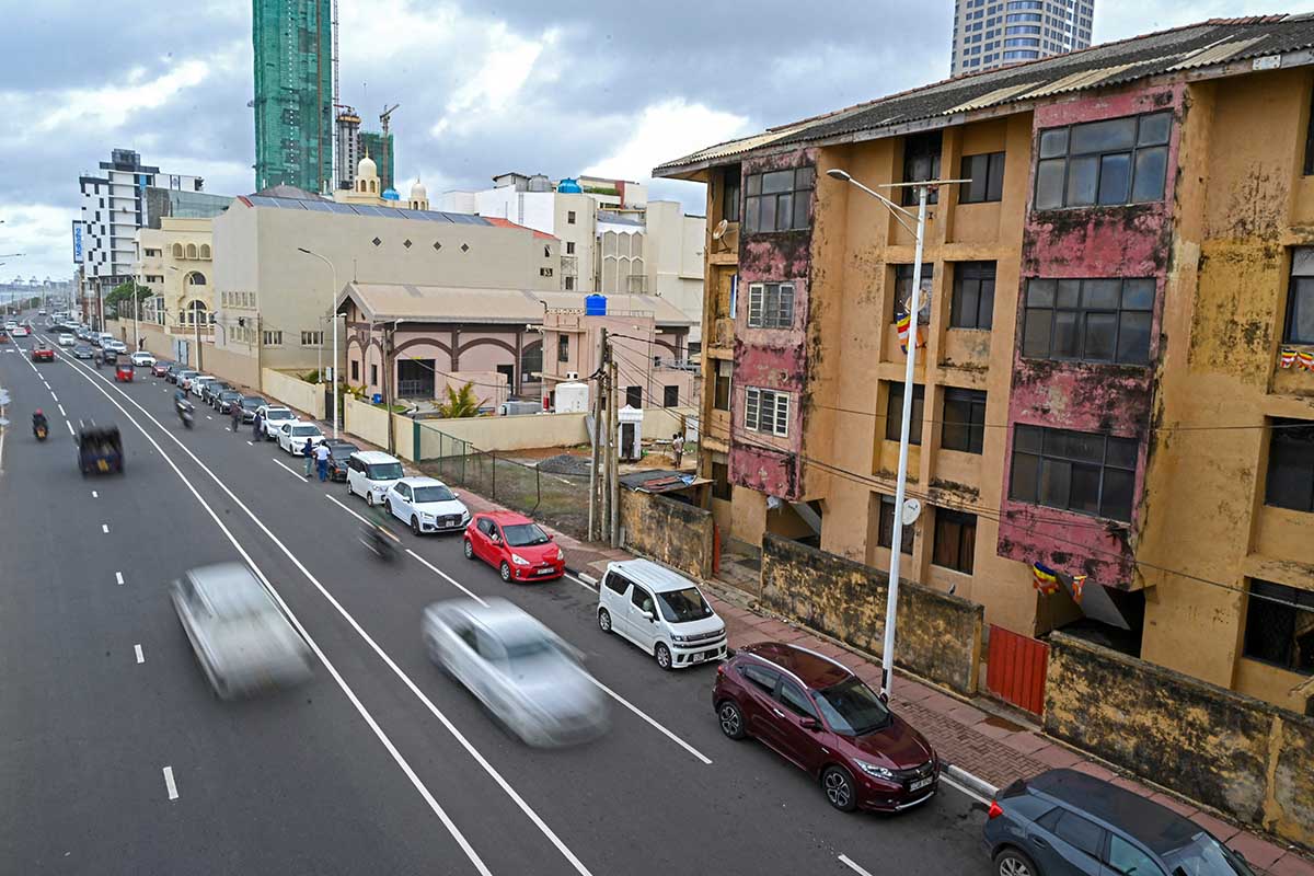 Sri Lanka Naikkan Harga Bahan Bakar ke Rekor Tertinggi