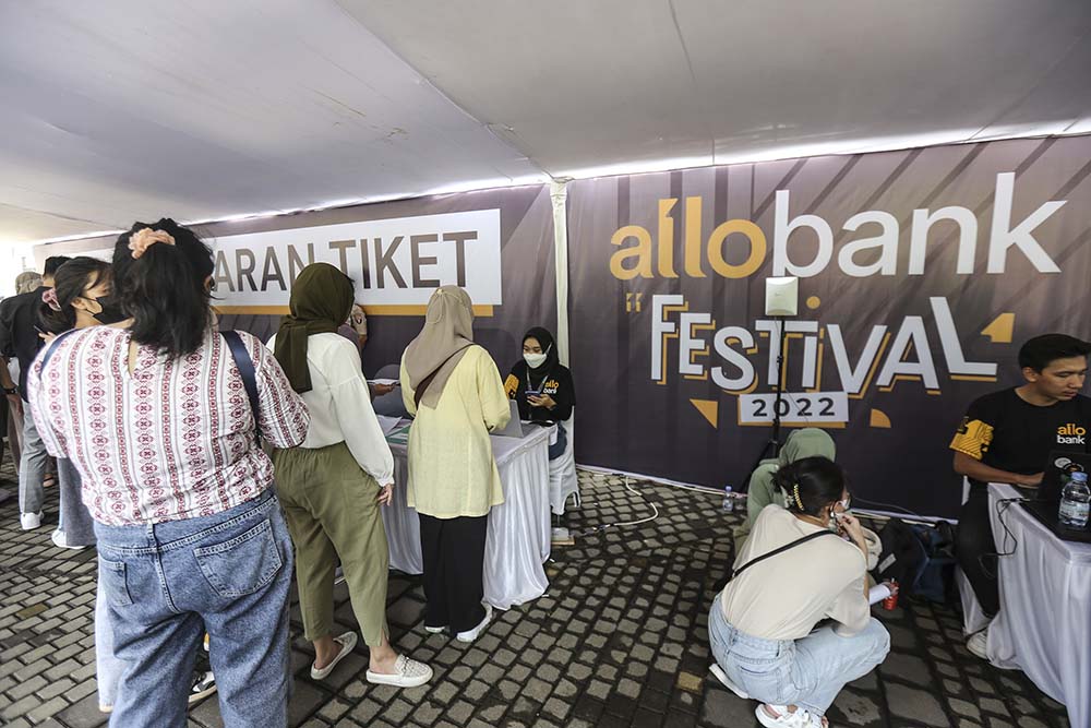 Antrean Penukaran Tiket Allo Bank Festival 