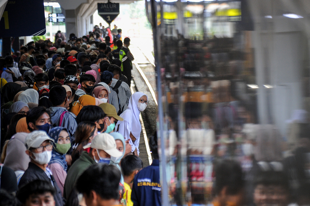 Arus Balik di Stasiun Bandung