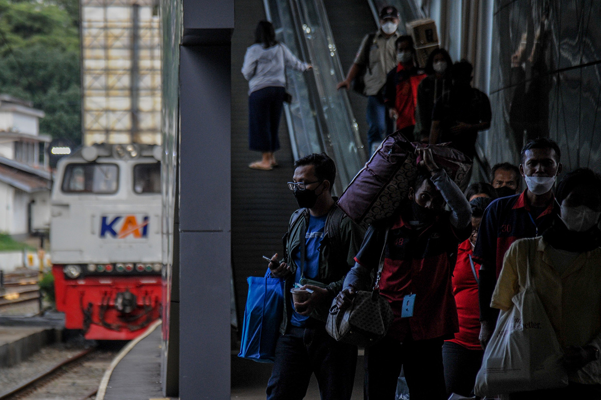 Arus Balik di Stasiun Bandung