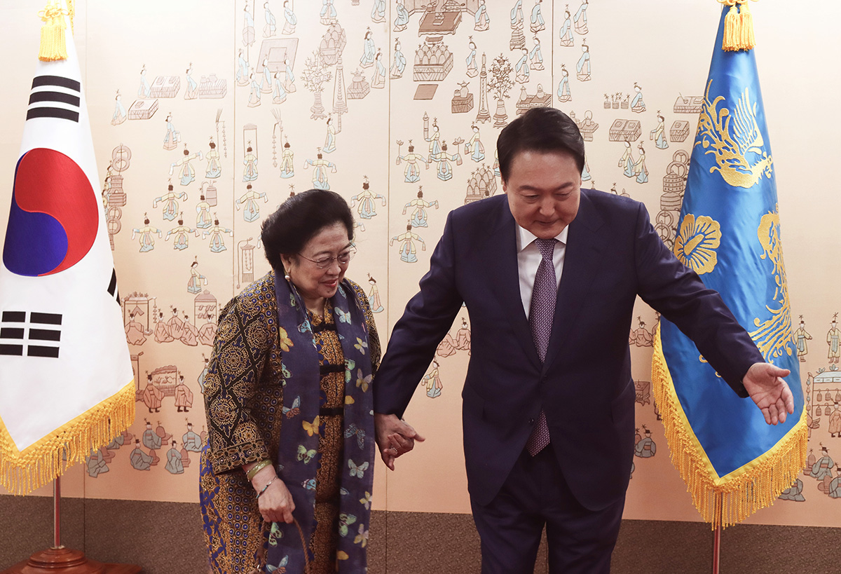 Megawati Bertemu Presiden Korea Selatan